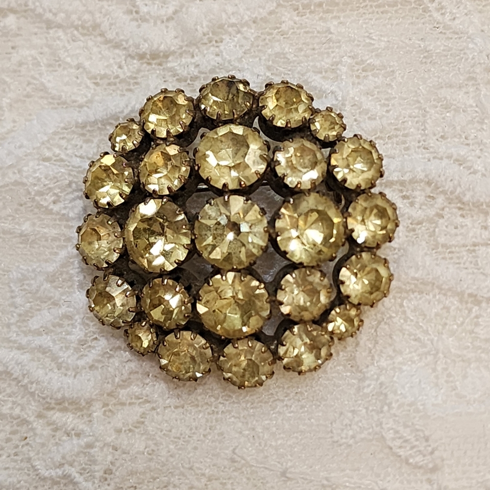 Vintage Estate Jewelry Pretty Domed Rhinestone Starburst Brooch Pin